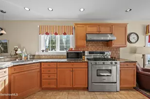 106 Nancy Ave, Pittsfield, MA 01201 - Photo 15