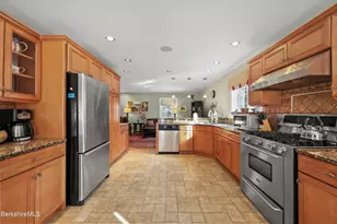 106 Nancy Ave, Pittsfield, MA 01201 - Photo 17