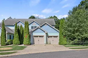 2 Amy Ct, Pittsfield, MA 01201 - Photo 1