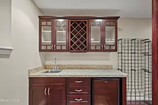 2 Amy Ct, Pittsfield, MA 01201 - Photo 43