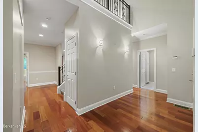 2 Amy Ct, Pittsfield, MA 01201 - Photo 9