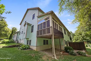 2 Amy Ct, Pittsfield, MA 01201 - Photo 3