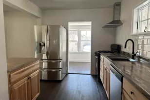 23 Harris St, North Adams, MA 01247 - Photo 9