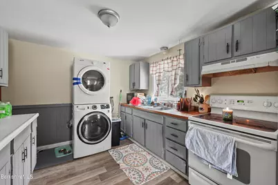 138 Church St, North Adams, MA 01247 - Photo 11