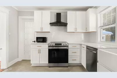 44 Strong Ave, Pittsfield, MA 01201 - Photo 9