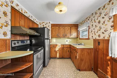 34 Anthony St, Adams, MA 01220 - Photo 5