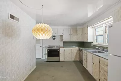 57 Donna Ave, Pittsfield, MA 01201 - Photo 7