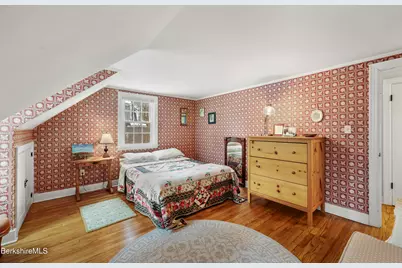 221 Holmes Rd, Pittsfield, MA 01201 - Photo 23