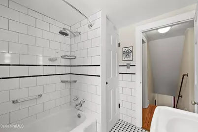 221 Holmes Rd, Pittsfield, MA 01201 - Photo 29