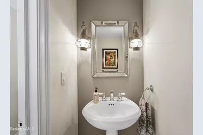 221 Holmes Rd, Pittsfield, MA 01201 - Photo 31