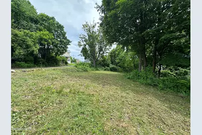 33 Circular Ave, Pittsfield, MA 01201 - Photo 3