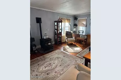 11 Melrose St, Adams, MA 01220 - Photo 5