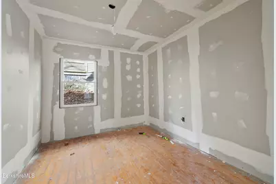 73-75 Hall St, North Adams, MA 01247 - Photo 31