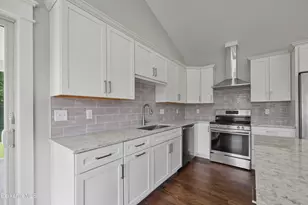 15 Cherry Hill Dr, Pittsfield, MA 01201 - Photo 17