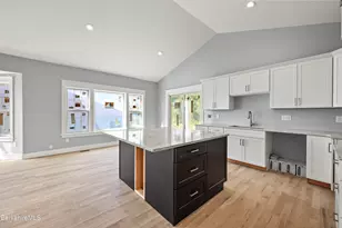 15 Cherry Hill Dr, Pittsfield, MA 01201 - Photo 7