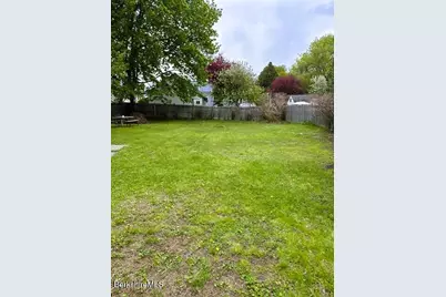 132 Daniels Ave, Pittsfield, MA 01201 - Photo 5