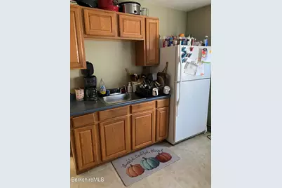 132 Daniels Ave, Pittsfield, MA 01201 - Photo 3