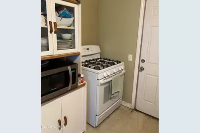 132 Daniels Ave, Pittsfield, MA 01201 - Photo 5