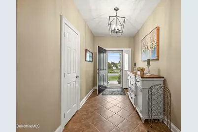 14 Sunrise Cir, Pittsfield, MA 01201 - Photo 5