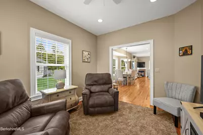 14 Sunrise Cir, Pittsfield, MA 01201 - Photo 15
