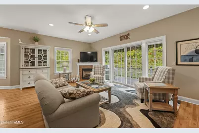 14 Sunrise Cir, Pittsfield, MA 01201 - Photo 7