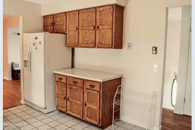 127 Oak Hill Rd, Pittsfield, MA 01201 - Photo 7