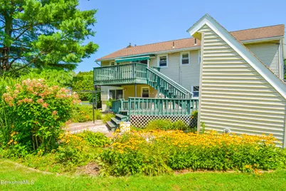 127 Oak Hill Rd, Pittsfield, MA 01201 - Photo 3