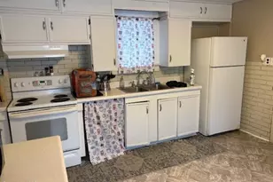 4 Pleasant St, Adams, MA 01220 - Photo 1