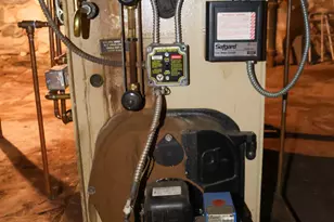 105 Friend St, Adams, MA 01220 - Photo 25