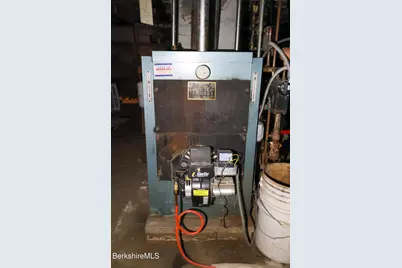 105 Friend St, Adams, MA 01220 - Photo 27