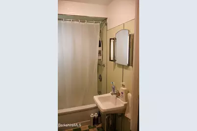 105 Friend St, Adams, MA 01220 - Photo 23