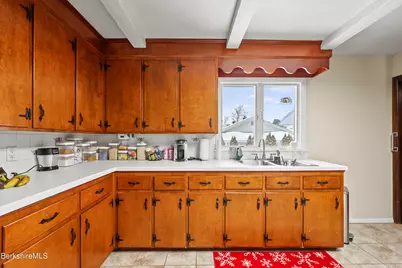 4 Paula Ave, Pittsfield, MA 01201 - Photo 15