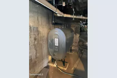 85 Church St, North Adams, MA 01247 - Photo 15