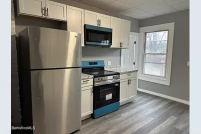 139 Robbins Ave, Pittsfield, MA 01201 - Photo 5