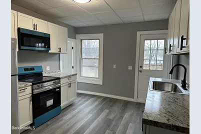 139 Robbins Ave, Pittsfield, MA 01201 - Photo 9