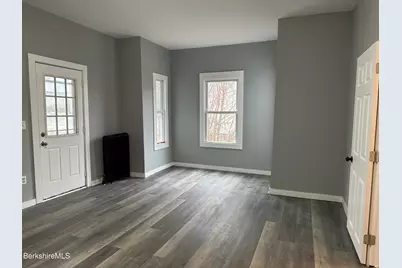 139 Robbins Ave, Pittsfield, MA 01201 - Photo 9