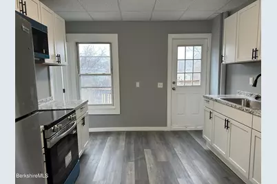 139 Robbins Ave, Pittsfield, MA 01201 - Photo 11