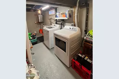 10 Huron St, Pittsfield, MA 01201 - Photo 17