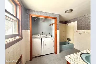 9 Depot St, Monroe, MA 01350 - Photo 5