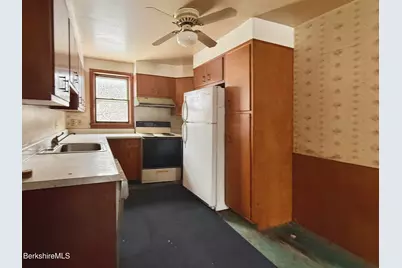 9 Depot St, Monroe, MA 01350 - Photo 3