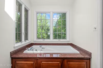 92 Hancock Rd, Williamstown, MA 01267 - Photo 19