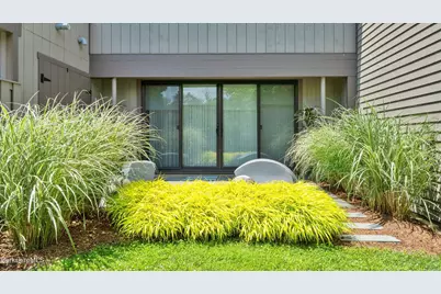 424 N Hemlock Ln, Williamstown, MA 01267 - Photo 1