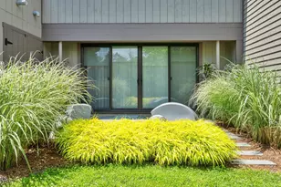 424 N Hemlock Ln, Williamstown, MA 01267 - Photo 1