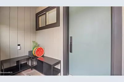 424 N Hemlock Ln, Williamstown, MA 01267 - Photo 3