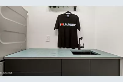 424 N Hemlock Ln, Williamstown, MA 01267 - Photo 33