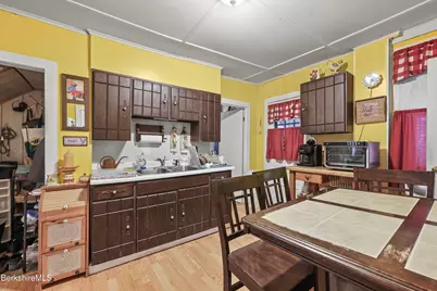 2 Horn Place, Adams, MA 01220 - Photo 11