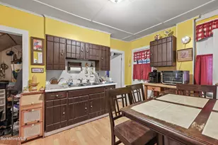 2 Horn Pl, Adams, MA 01220 - Photo 11