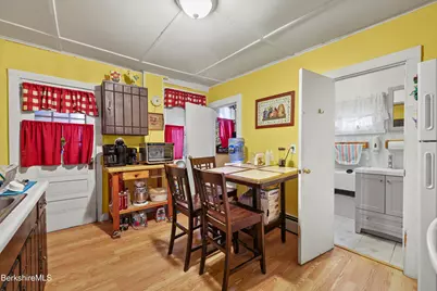 2 Horn Place, Adams, MA 01220 - Photo 9