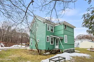 2 Horn Pl, Adams, MA 01220 - Photo 35