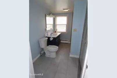 284 Franklin St, North Adams, MA 01247 - Photo 43